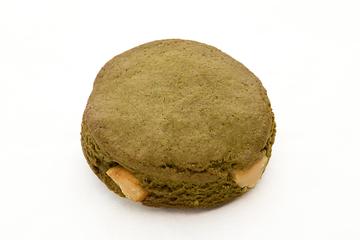 抹茶とマカダミアナッツのスコーン