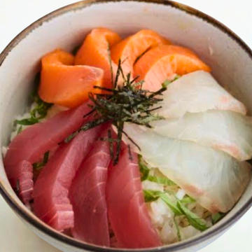 三色海鮮丼