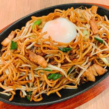 焼きそば大盛温泉玉入