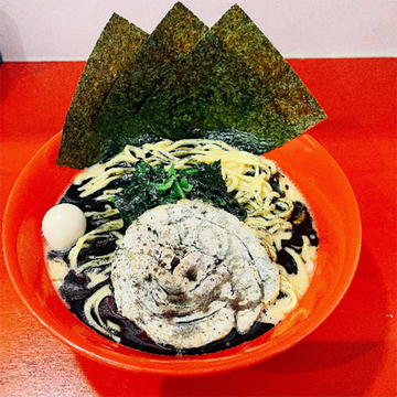 黒ラーメン
