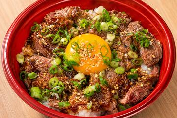 ビーフステーキ丼 Beef Steak Bowl