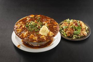にんにく麻婆ラーメンと油淋鶏(6個) Garlic Mapo Ramen and Chinese Fried Chicken