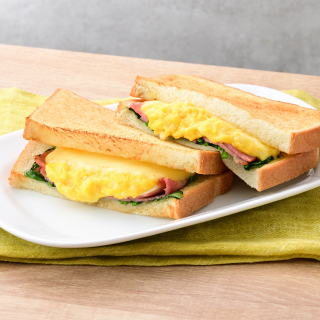 スクランブルエッグ＆ハムサンド Scrambled Egg ＆ Ham Sandwich