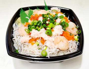 しらすチラシ丼Whitebait chirashi rice bowl