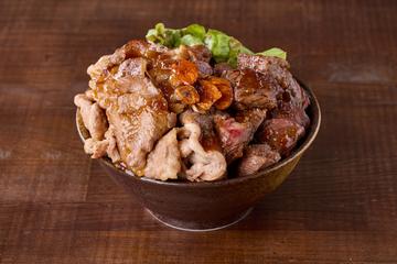 牛カルビ＆カットステーキの相盛り丼(200g) Short Rib ＆ Cut Steak Bowl