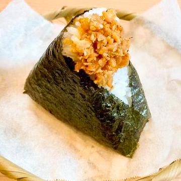 そぼろおむすび