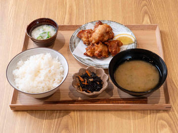 鶏の唐揚げ定食