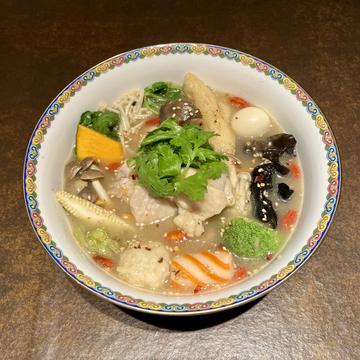 鶏肉の麻辣湯(白湯スープ)