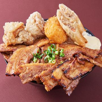 甘辛みそ豚丼【ダブル】500 (唐揚2+コロッケ1+春巻1)