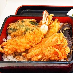 海老と野菜の天丼
