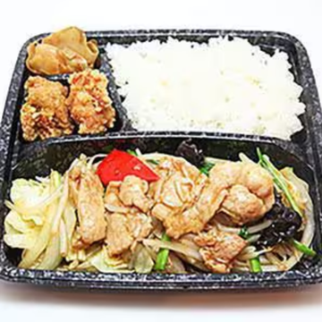 肉野菜炒め唐揚弁当