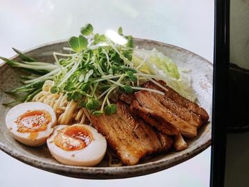 つるの特製つけそば風冷やし中華