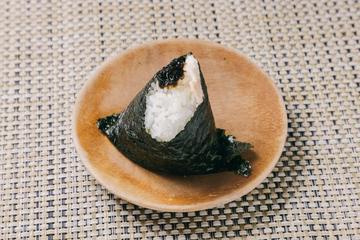 ツナマヨもずく海苔おむすび