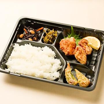 鳥の唐揚げ弁当