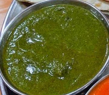 サグチキンカレー SAG CHICKEN CURRY