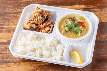 【やみつき】濃厚グリーンカレー&大きな唐揚げセット Green Curry and Fried chicken set