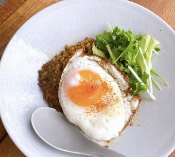 ドライカレー目玉焼きトッピング