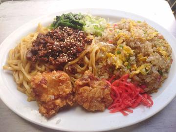 ジャージャー麺唐揚げ炒飯