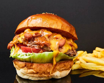 チリチーズバーガー(フレンンチフライ付) Chili Cheeseburger