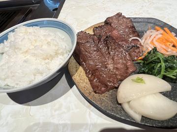 黒毛和牛ハラミ弁当 中