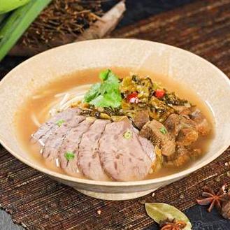高菜牛肉ヌードル(酸菜牛肉粉)