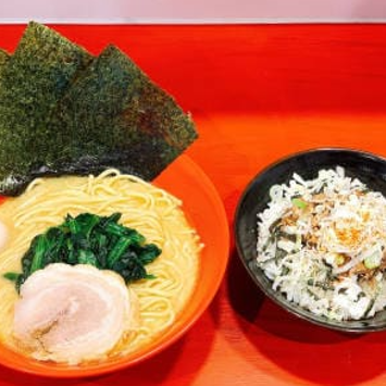 ラーメン+赤家ライス