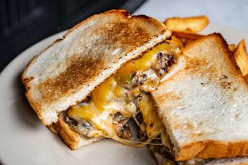 【CPM】クラシックパティメルト Classic Patty Melt Sandwich with French Fries