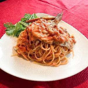 渡り蟹のトマトクリームソースパスタ