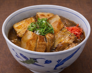 ラフテーカレー丼