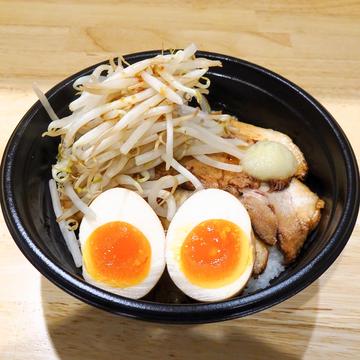 背徳感のモヤシ炙り豚丼