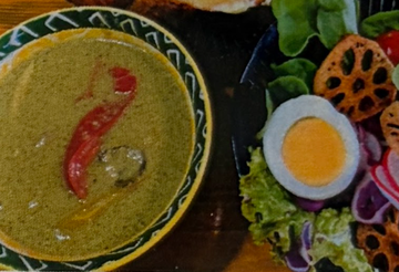 グリーンカレーとサラダセット