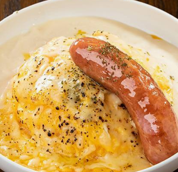炙りチーズクリームオムライス＆粗挽きソーセージ