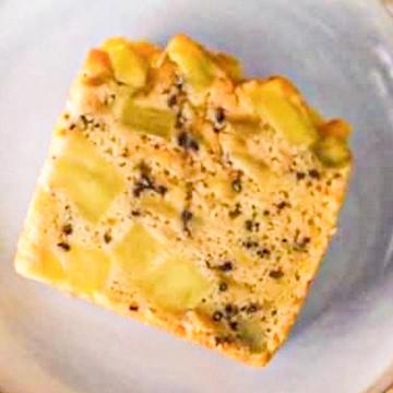 手作り黒ごまさつまいもケーキ