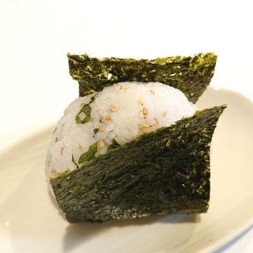 梅のおにぎり