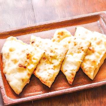 チーズナン/Cheese Naan