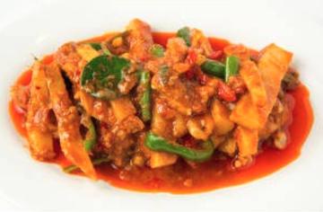(51)鶏肉と野菜のレッドカレーソース炒め
