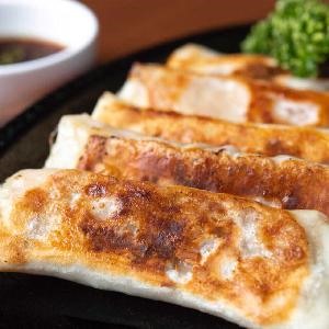 [期間限定]自家製鉄板棒餃子