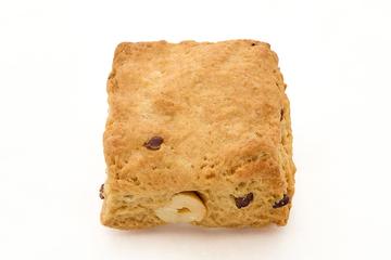 カカオニプとナッツのスコーン