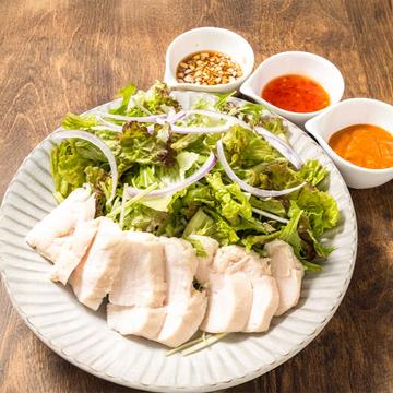 低温調理柔らかチキンサラダ(葱生姜ソース)