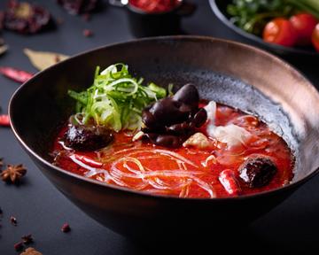 初めての方！No1ダントツオーダー九条ねぎ薬膳麻辣湯を是非お試しください。※こちら商品麻辣湯と九条ねぎのみのスープです。