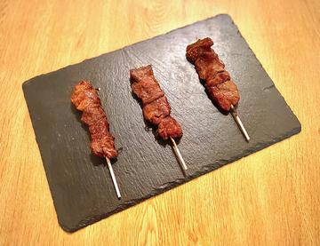 牛はらみ  3本 Beef Skirt Steak
