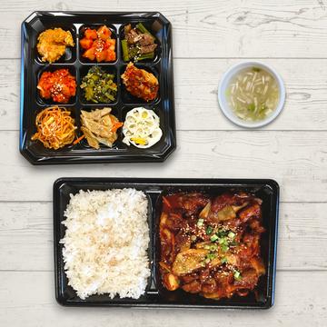 豚肉炒め定食弁当(9品おかずつき)