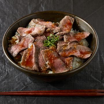 厚切りローストビーフ丼 肉150g