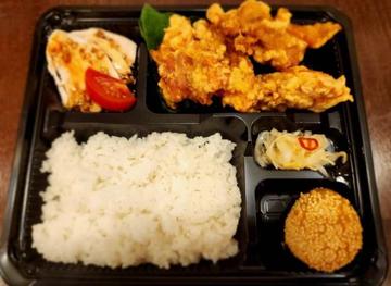 蒸し鶏と唐揚げ弁当