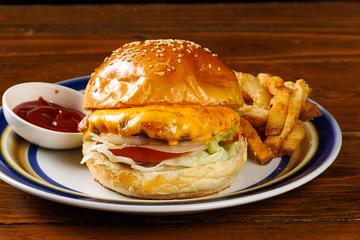 チーズバーガー＆ポテトフライ CHEESE BURGER＆FRENCH FRIES