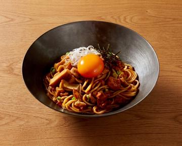 酸味と辛味がたまらない絶品ピリ辛まぜそば＆アイスのセット