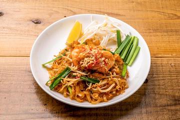  タイ焼きそば Thai-Style Stir-Fried Noodles