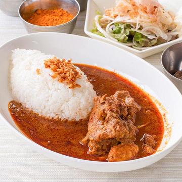 チキンカレー＆玉ねぎスライスサラダ Chicken Curry and Sliced Onion Salad