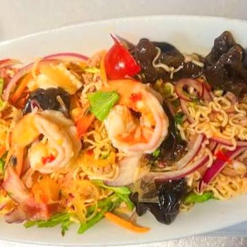 スパイシーインスタントラーメンサラダ