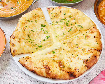 ガッリクチーズナン Garlic Cheese Nan